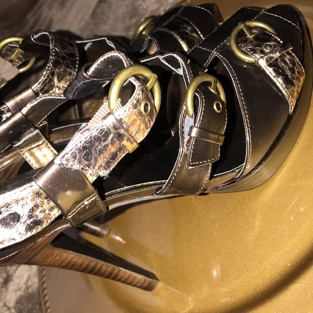 NEW GUESS HEELS/SANDALS - Picture 5 of 8